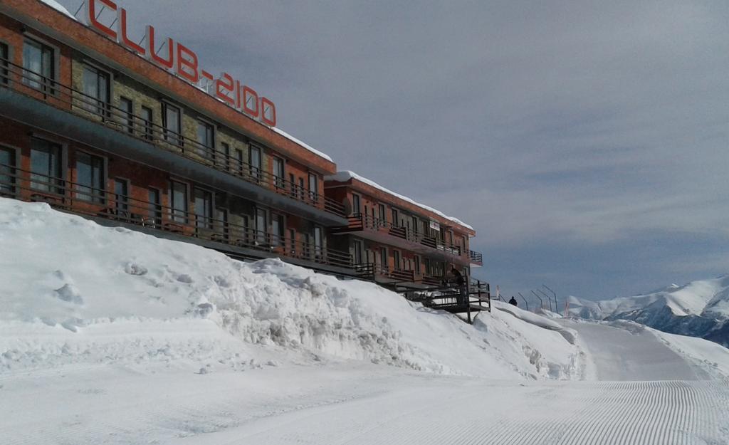 Hotel Club-2100 Gudauri Exterior foto